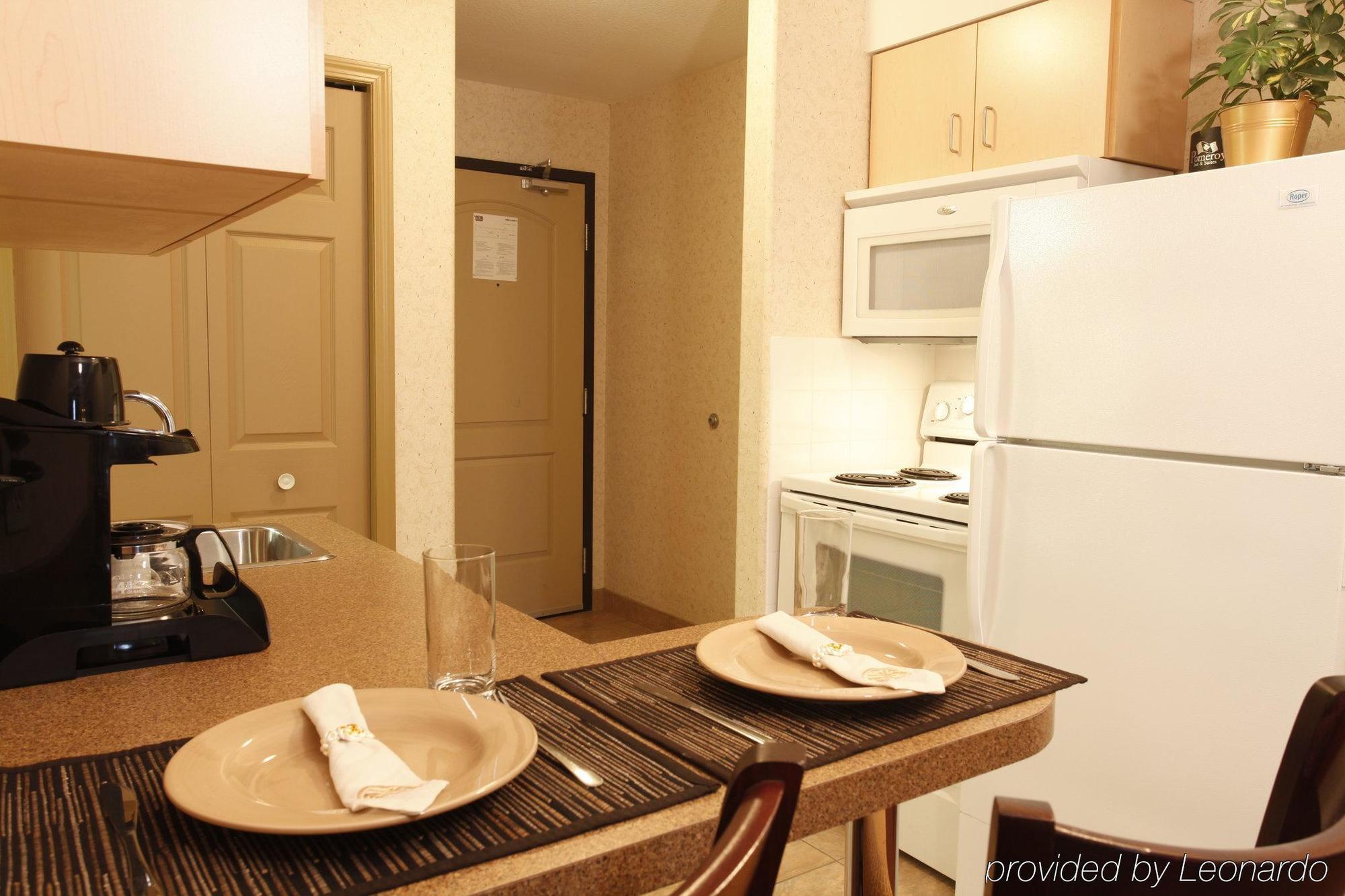 Pomeroy Inn And Suites Chetwynd Luaran gambar
