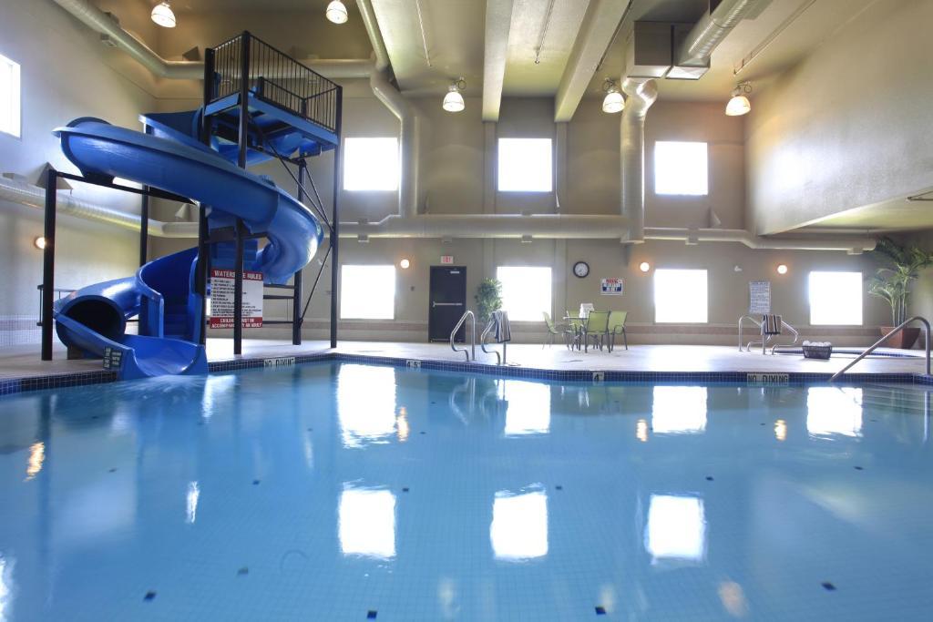 Pomeroy Inn And Suites Chetwynd Luaran gambar